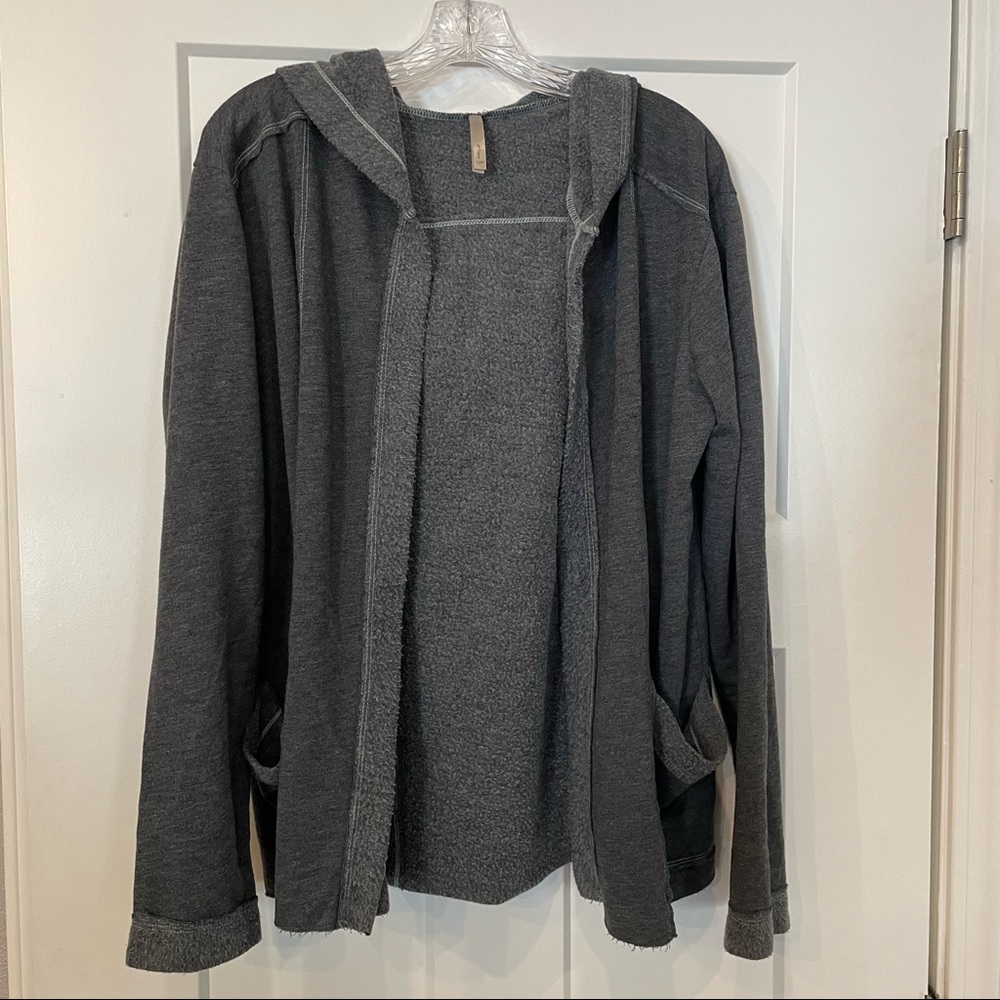 NWOT Mona B Grey Fleece Hooded Open Sweatshirt